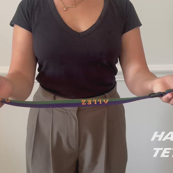 how to video on how to use Allez sport multi functional leash. This video explains how to covert from standard to training lead. Adjustable length and easy tethering options. Plus how to attach a second dog to the lead